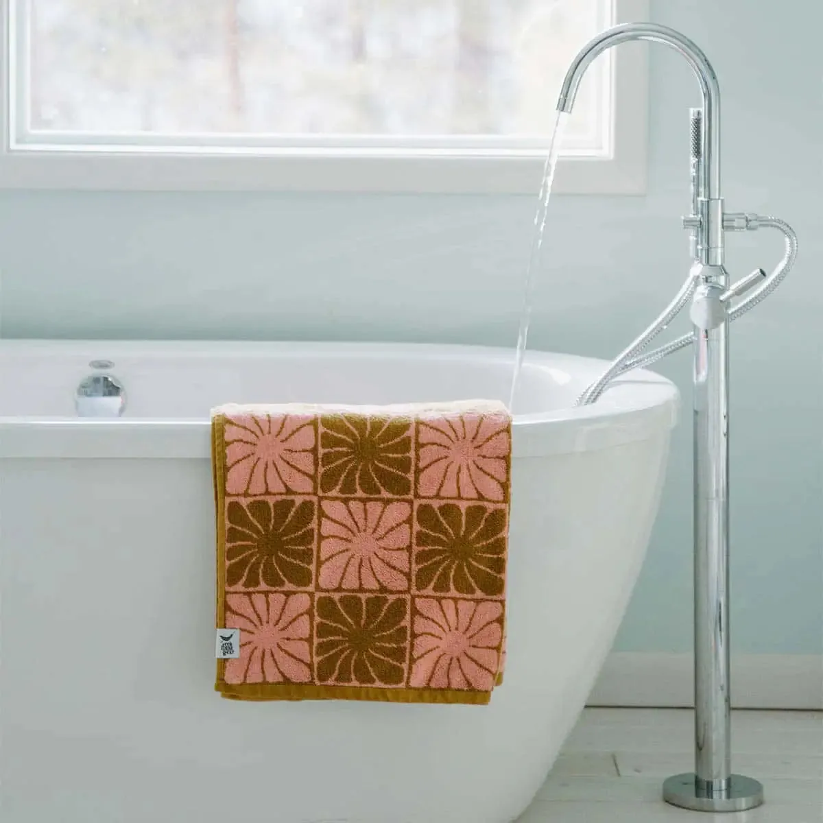 Groovy Flowers Bath Towel