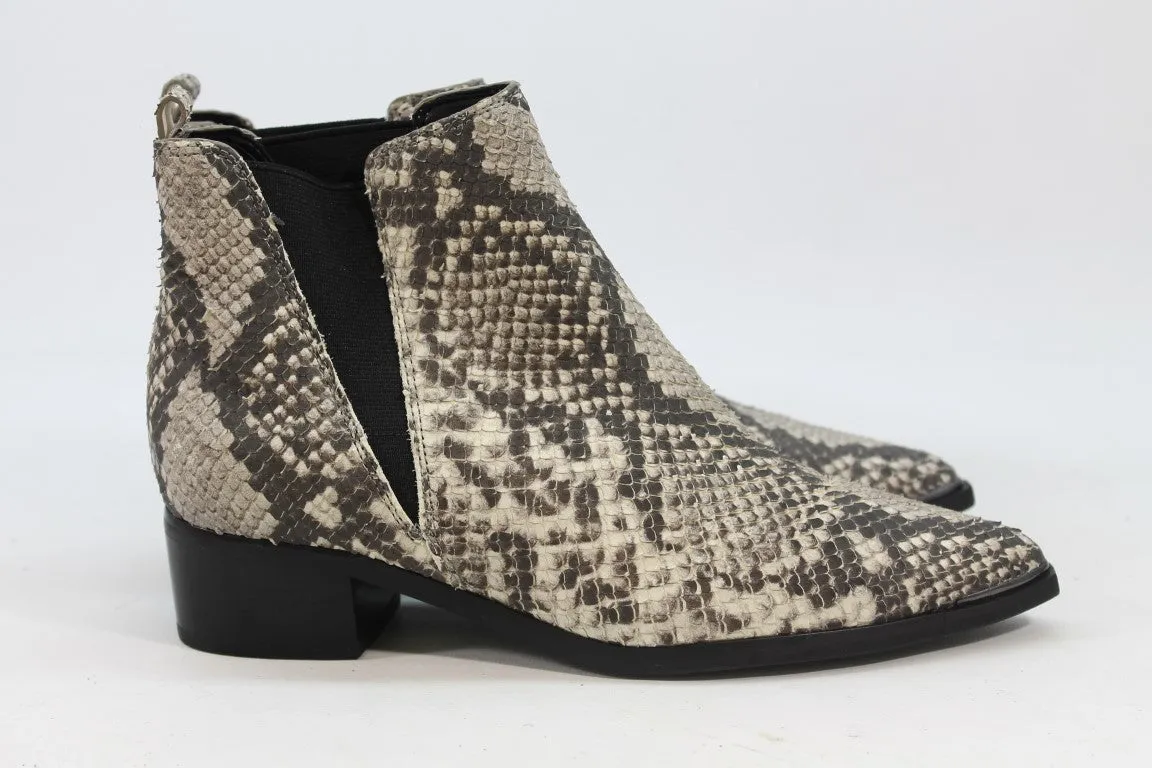 Marc Fisher Yale Women's Black White Snake Print Boots 6.5M(ZAP13232)