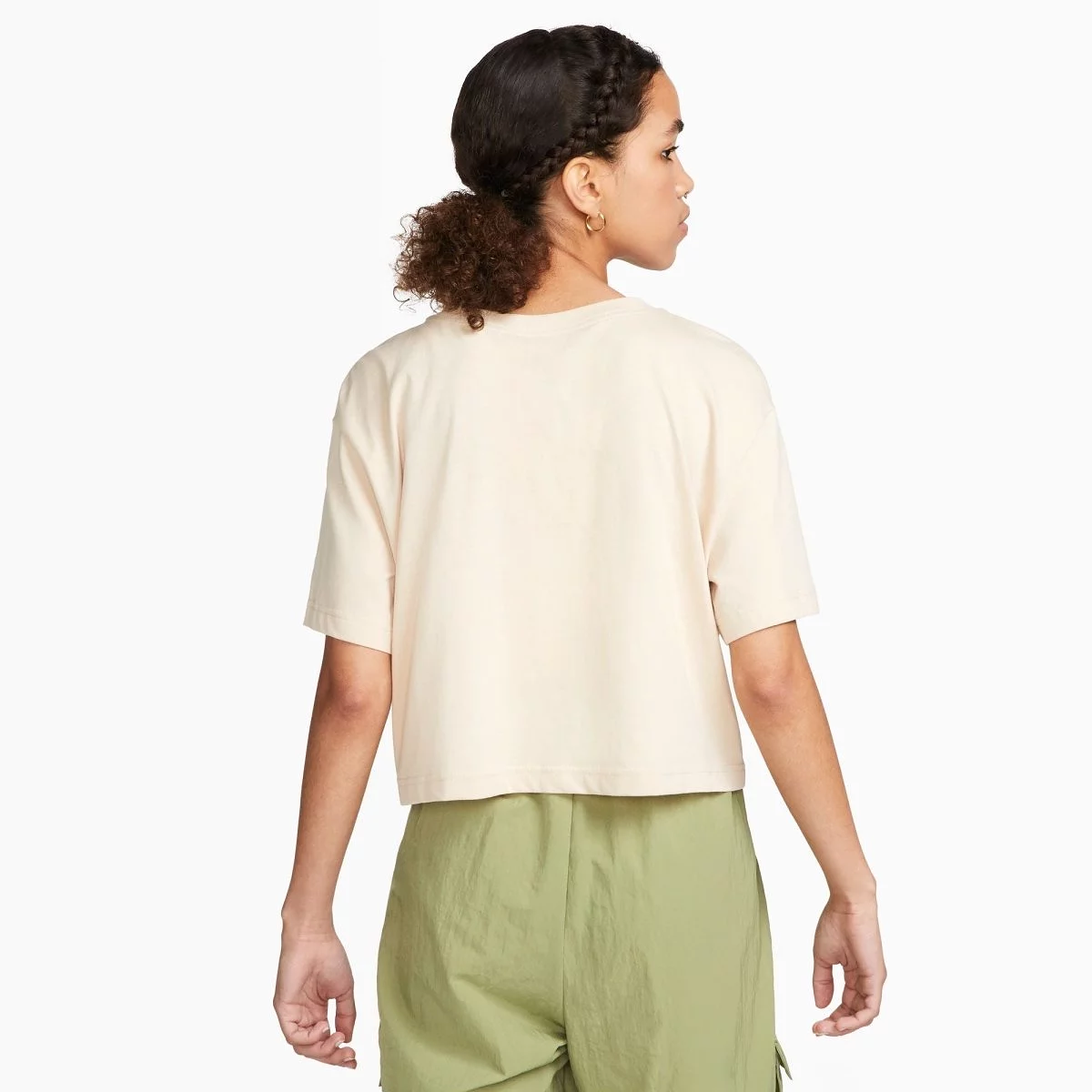 NIKE WOMEN'S SPORTSWEAR ESSENTIAL CROPPED LOGO SAND/WHITE TEE