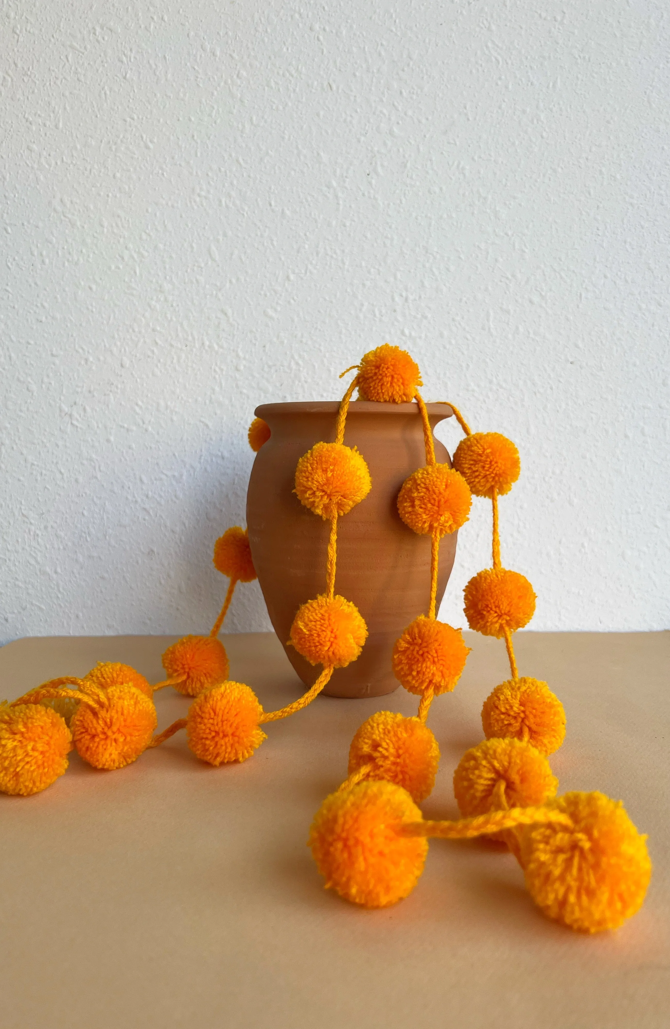 POM POM GARLAND / MARIGOLD