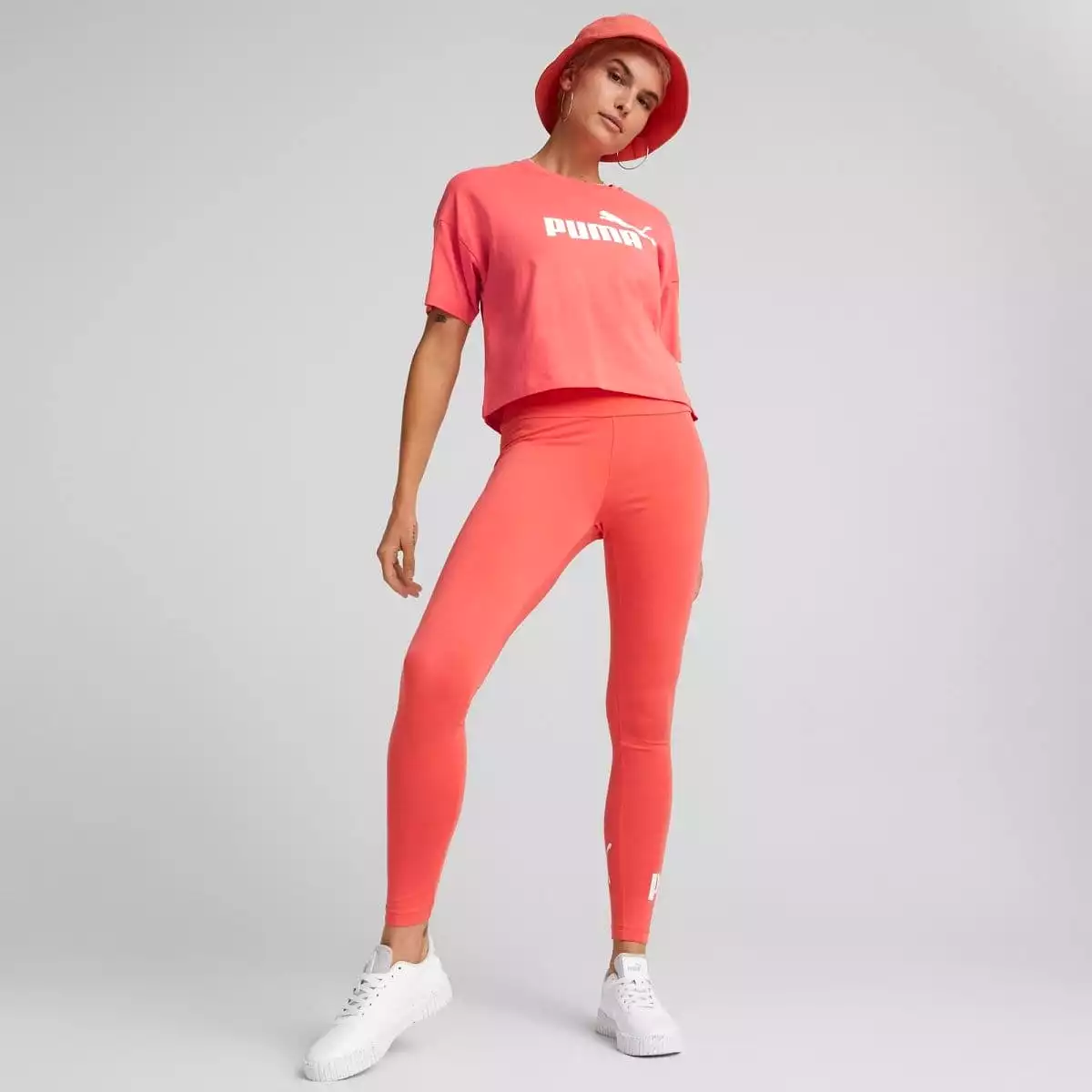 PUMA WOMEN'S ESSENTIALS LOGO CROPPED BRIGHT PINK TEE